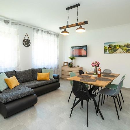 Zsendulo Apartman Apartment Eger Ngoại thất bức ảnh