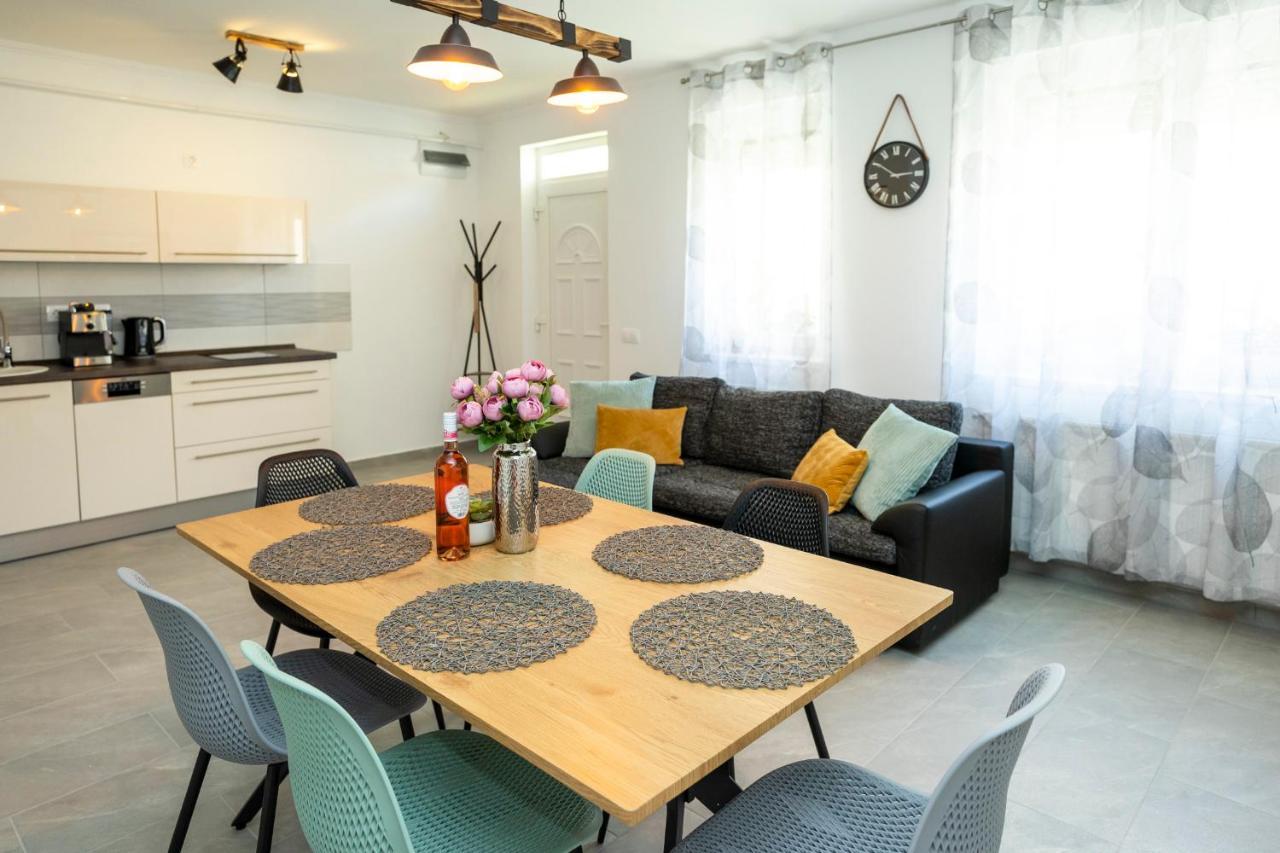 Zsendulo Apartman Apartment Eger Ngoại thất bức ảnh